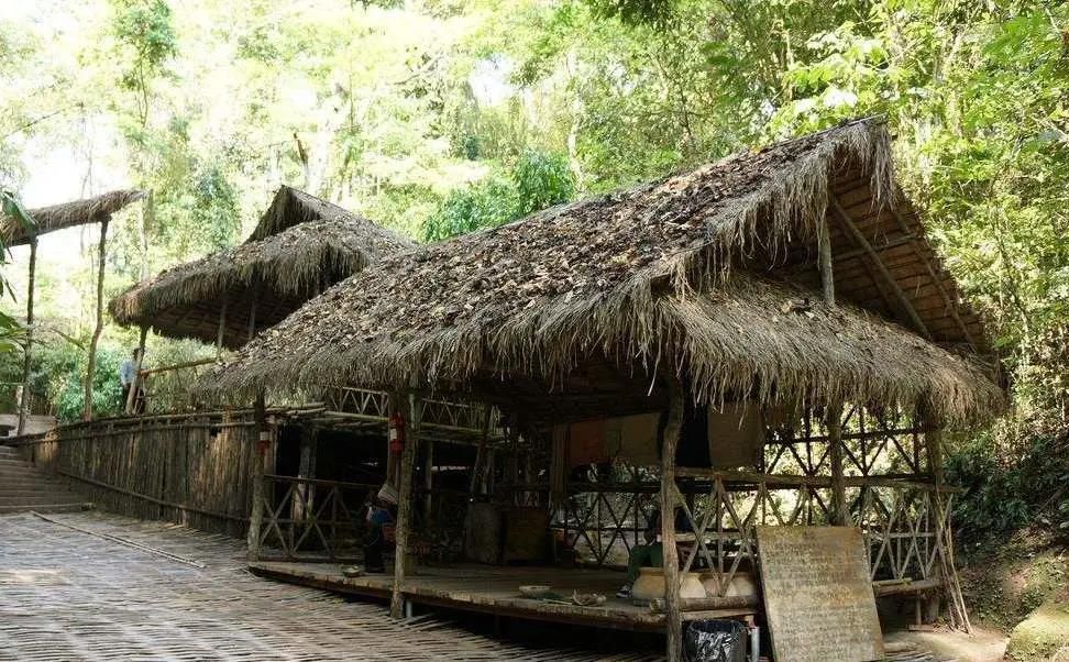 茅草屋.jpg 茅草屋.jpg